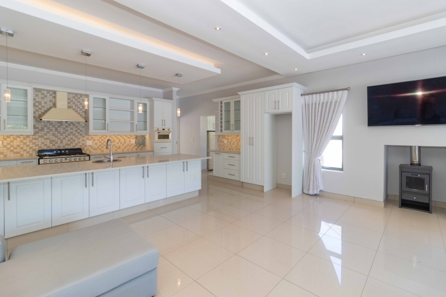 5 Bedroom Property for Sale in Val De Vie Estate Western Cape